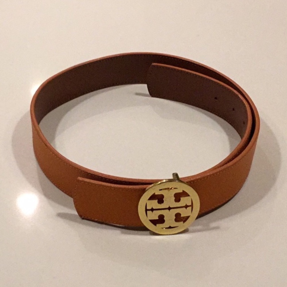 1.5” Orange/tan reversible Tory Burch logo belt.